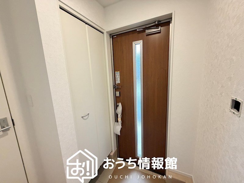 彦根市彦富町　第3期　2号棟 現地写真（玄関）