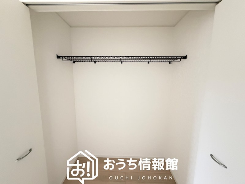 彦根市彦富町　第3期　2号棟 内観写真（収納）