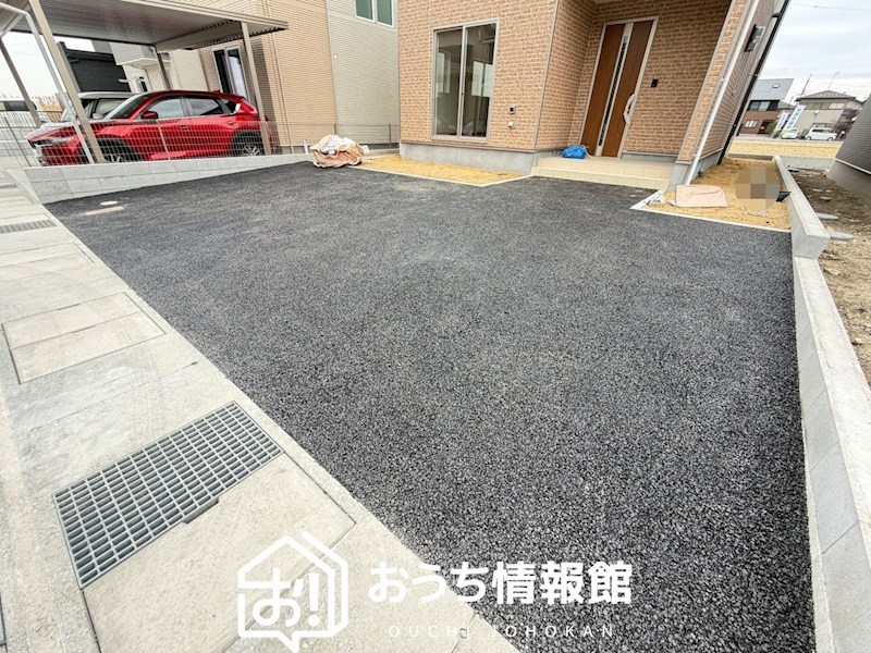 彦根市彦富町　第3期　2号棟 現地写真（駐車場）