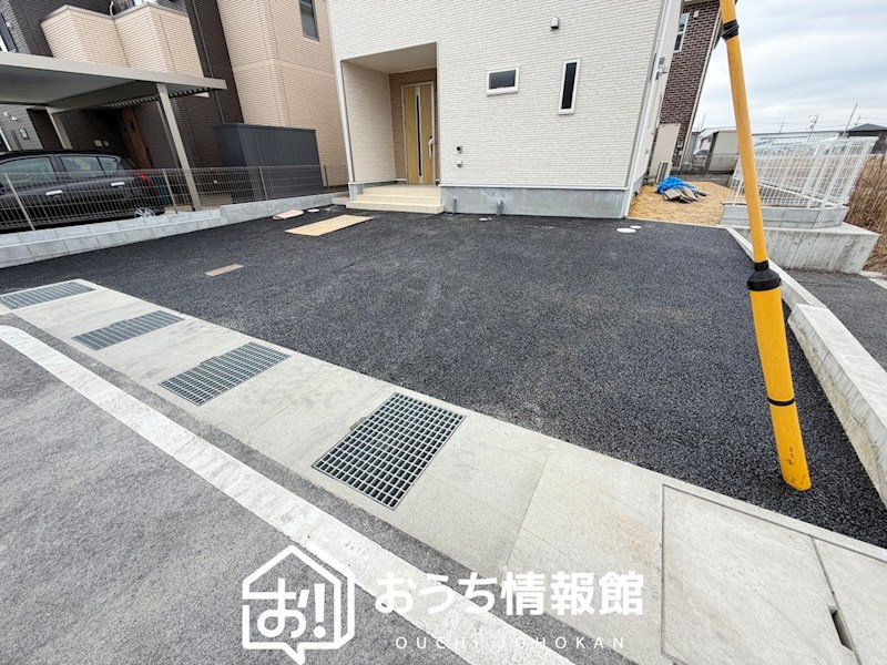 彦根市彦富町　第3期　1号棟 現地写真（駐車場）
