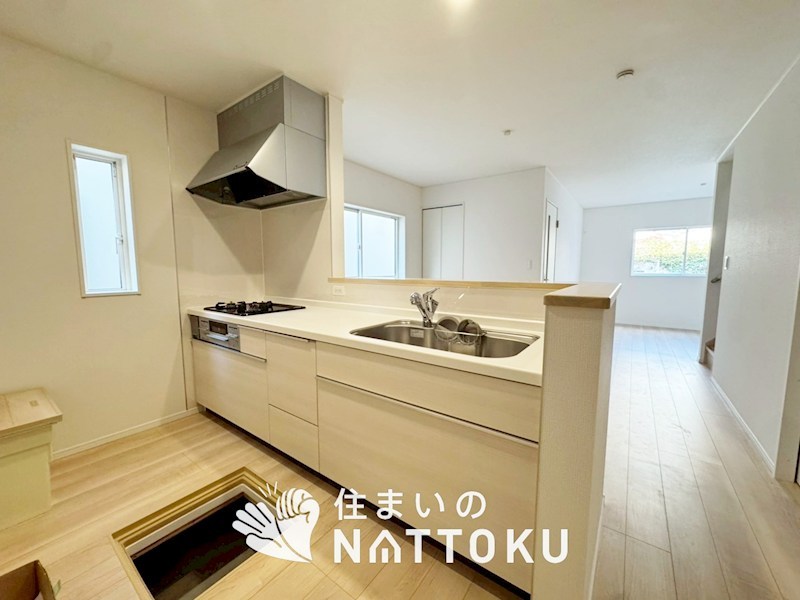 高槻市安岡寺町　第2期　2号地 内観写真（キッチン）
