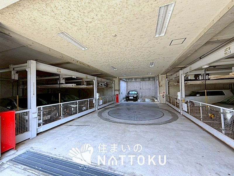 プラネ枚方公園 共用部写真（駐車場）