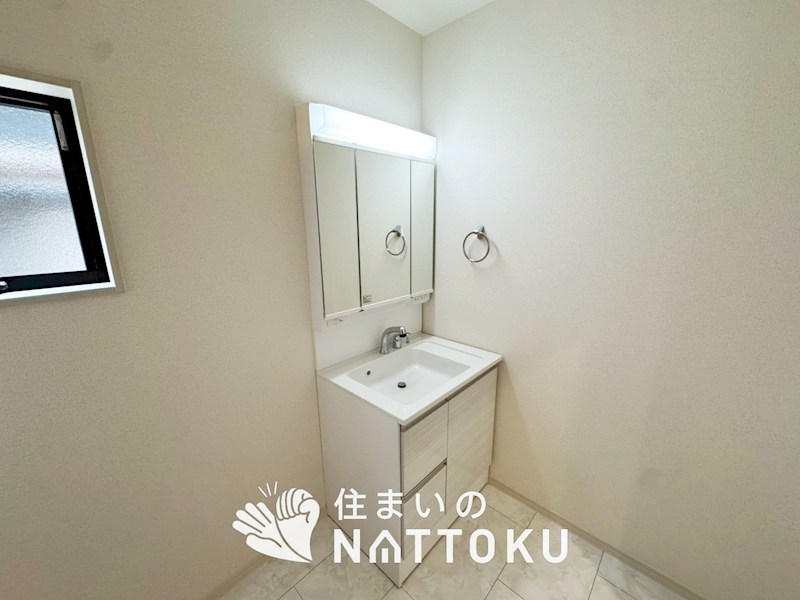 泉佐野市南中樫井 内観写真（洗面台・洗面所）
