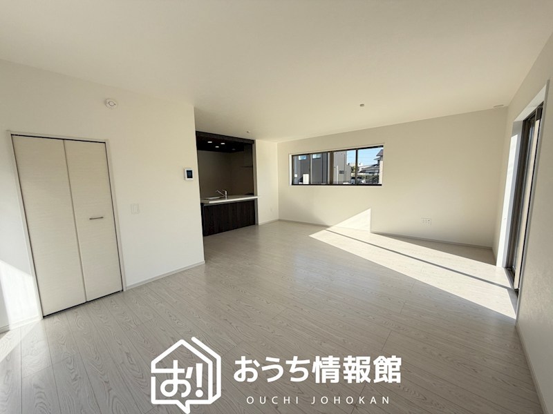 羽島市福寿町本郷　第2期　3号棟 内観写真（リビング）