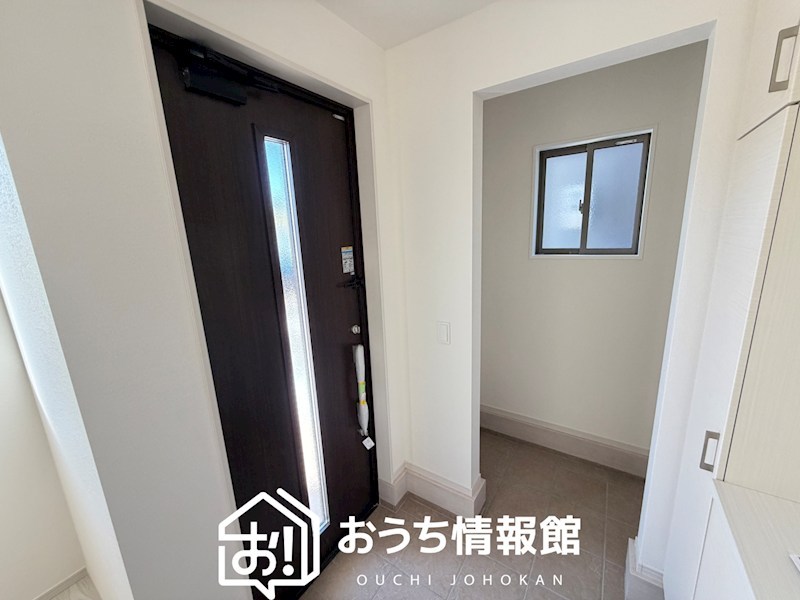 羽島市福寿町本郷　第2期　3号棟 現地写真（玄関）