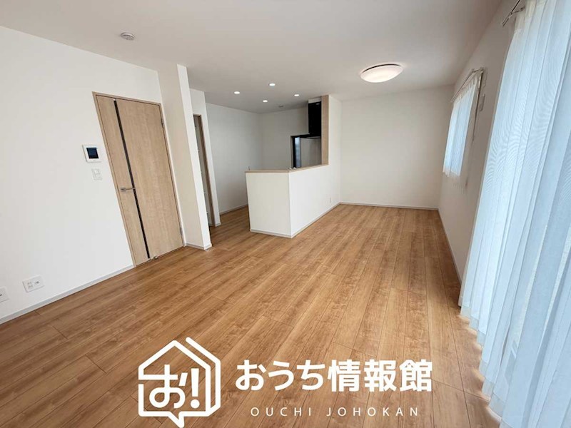 安八郡神戸町丈六道　 内観写真（リビング）