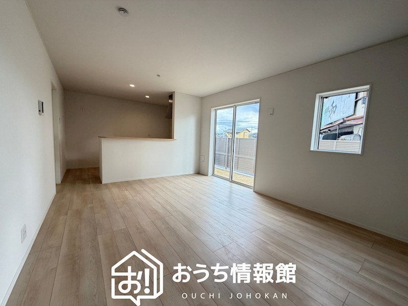 可児郡御嵩町上恵土　第7期　2号棟 内観写真（リビング）