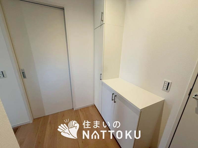 高槻市藤の里　第1期　 現地写真（玄関）