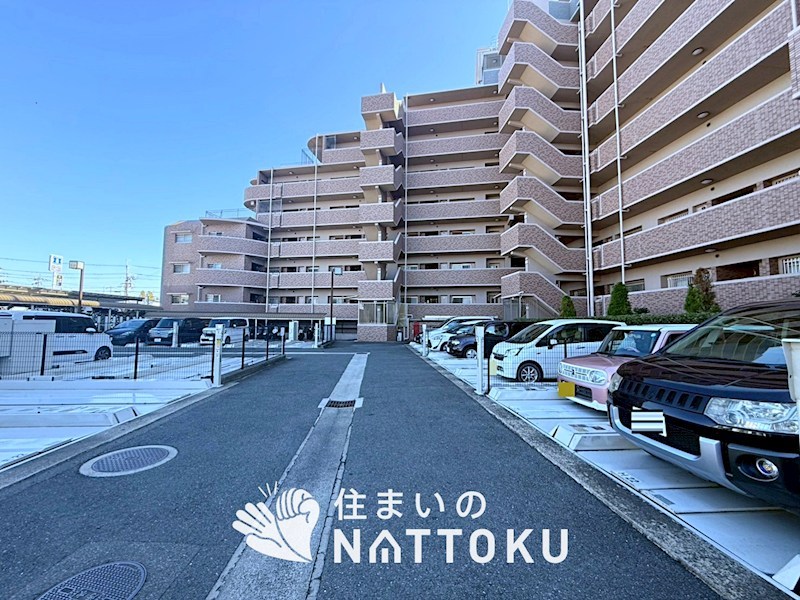 ランフォルセ樟葉ガーデンアベニュー 共用部写真（駐車場）