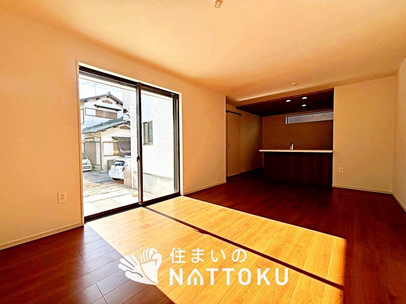 堺市西区浜寺昭和町　第1期　 内観写真（リビング）
