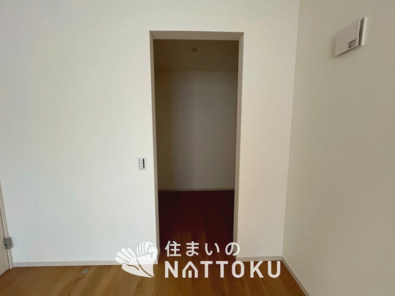 京田辺市草内穴口　第1期 内観写真（収納）