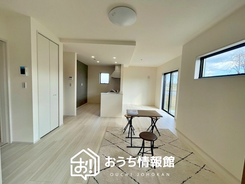 安八郡安八町氷取　2号地 内観写真（リビング）