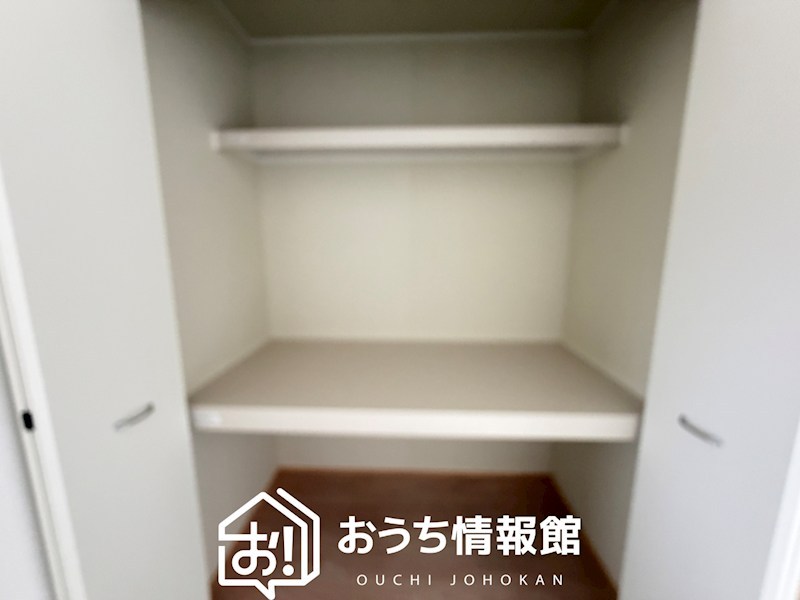 鈴鹿市岸岡町　第5期　2号地 内観写真（収納）