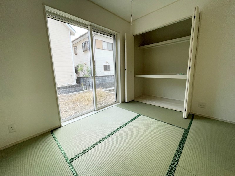 伊賀市西高倉石原　27号地  内観写真（リビング以外の居室）