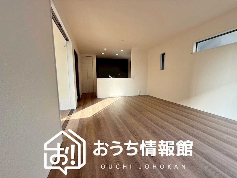 一宮市千秋町穂積塚本　第1期 内観写真（リビング）