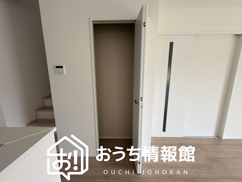 一宮市浅井町大日比野　第5期　C号地 内観写真（収納）