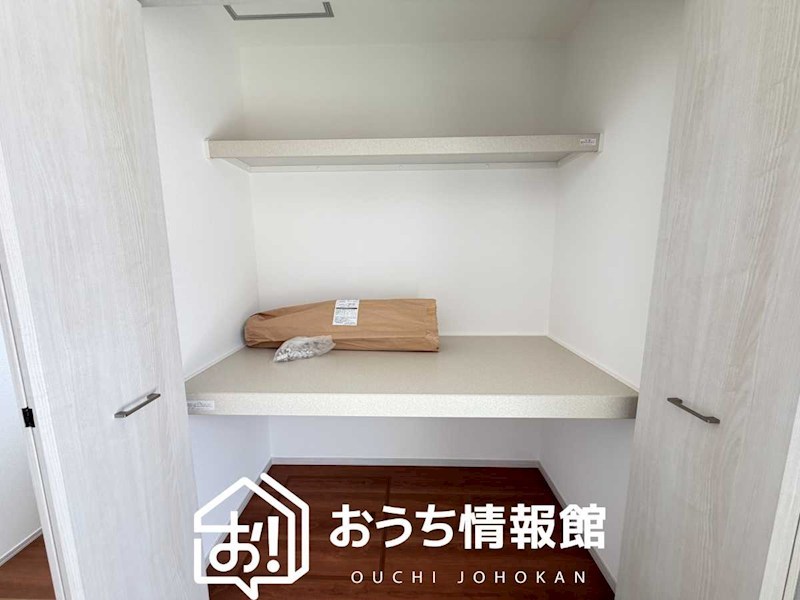 津市白塚町　1号地 内観写真（収納）