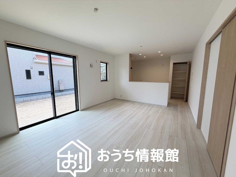 津市白塚町　2号地 内観写真（リビング）