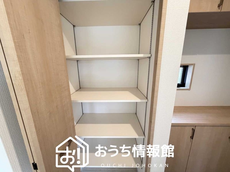津市白塚町　2号地 内観写真（収納）