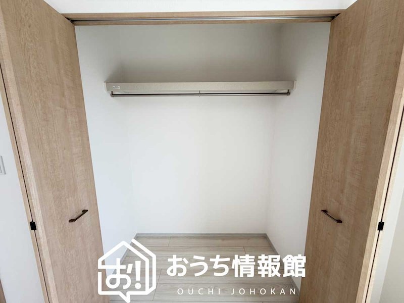 津市白塚町　2号地 内観写真（収納）