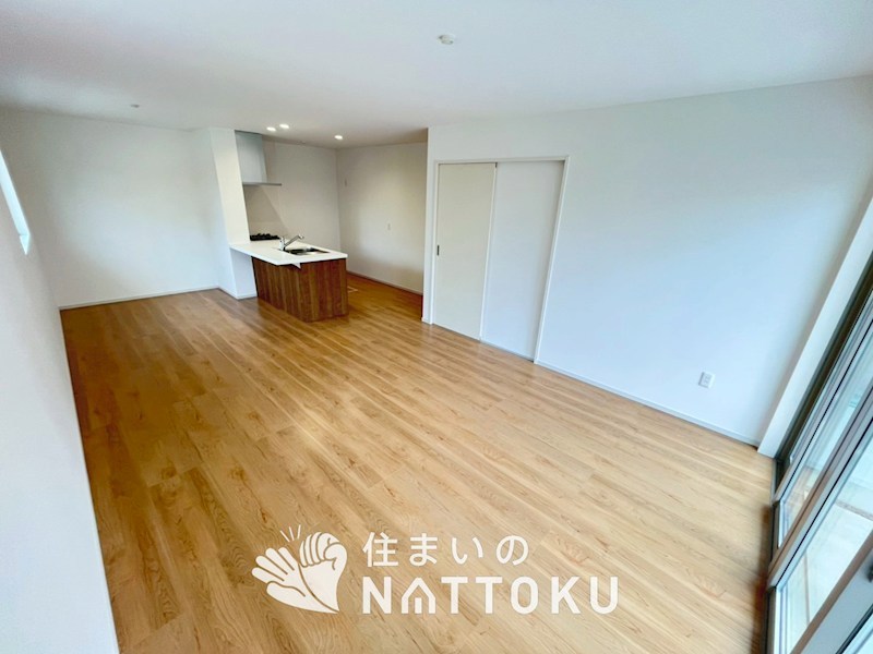 京都市山科区西野楳本町　第4期 内観写真（リビング）