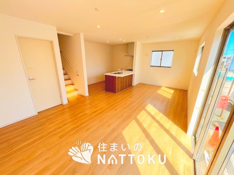 高槻市大塚町　第1期　 内観写真（リビング）