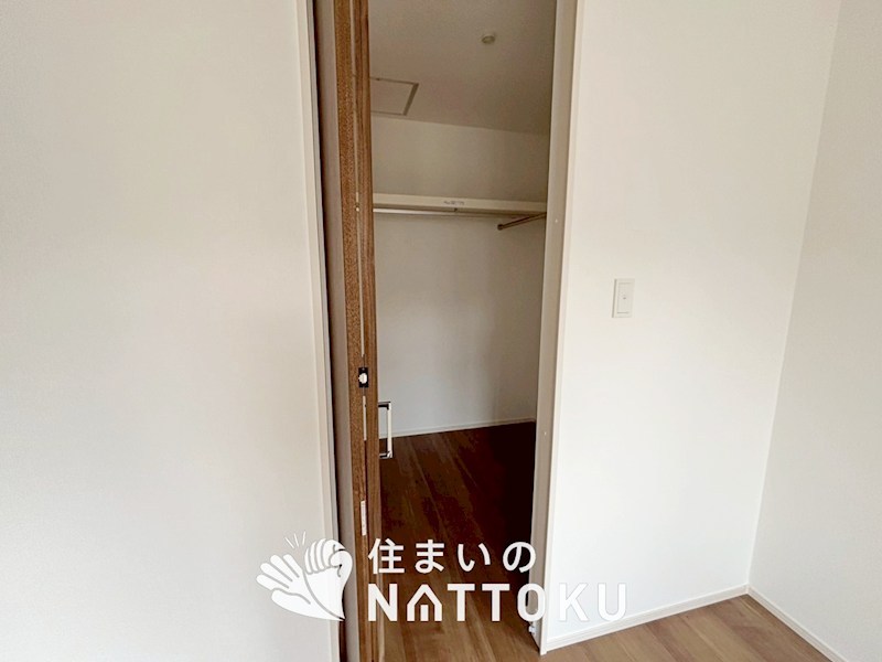 京都市伏見区羽束師鴨川町　第3期　1号地 内観写真（収納）