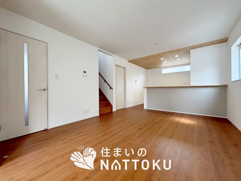京都市伏見区羽束師鴨川町　第3期　2号地 内観写真（リビング）