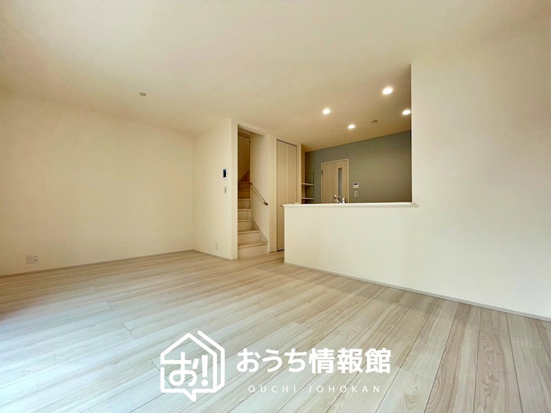 岐阜市西中島　第2期　4号地 内観写真（リビング）