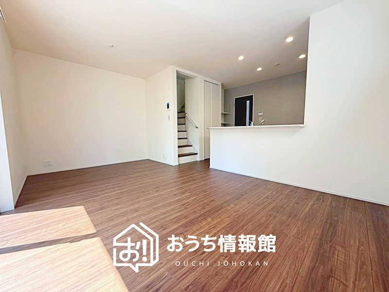 岐阜市西中島　第2期　5号地  内観写真（リビング）