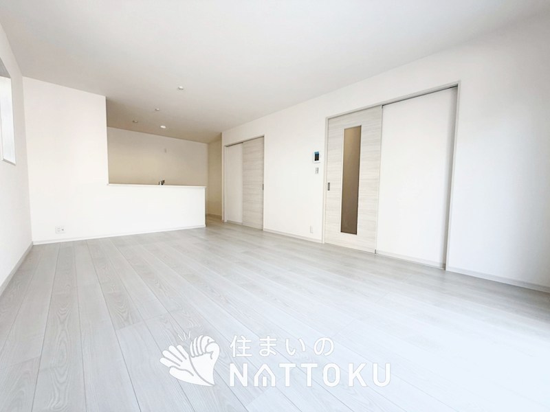 和泉市東阪本町　第3期　 内観写真（リビング）