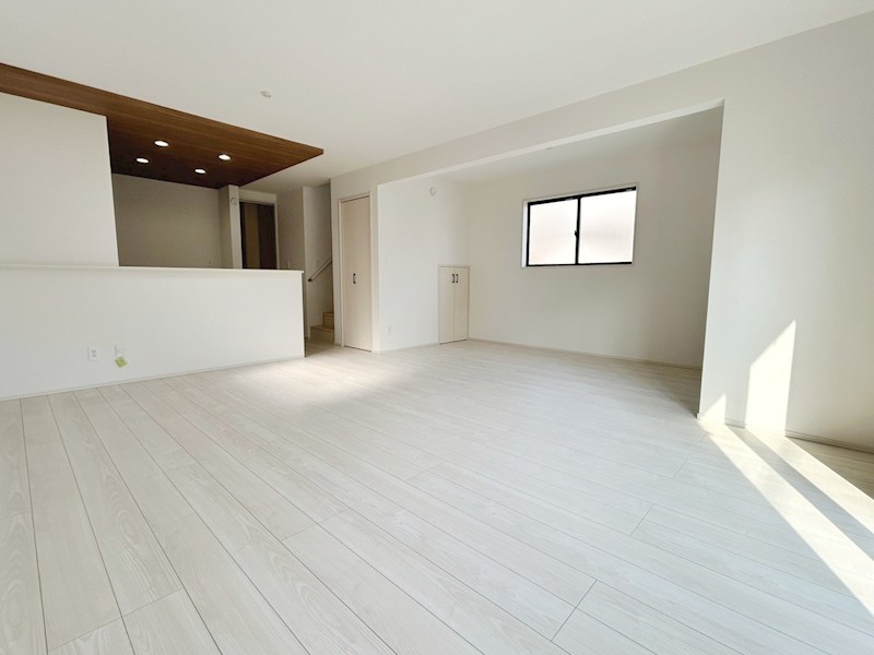柏原市国分市場　第4期　 同仕様写真（リビング）