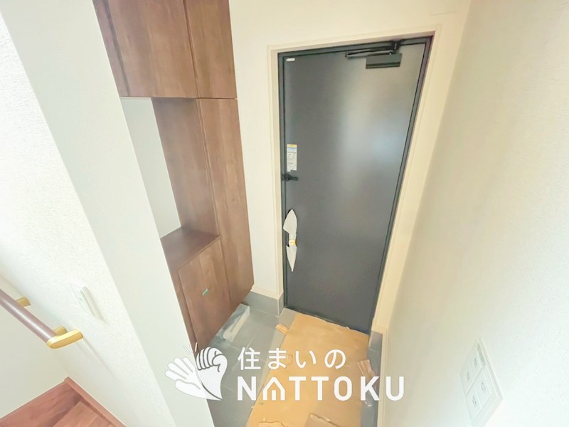 高槻市淀の原町　第2期　 現地写真（玄関）