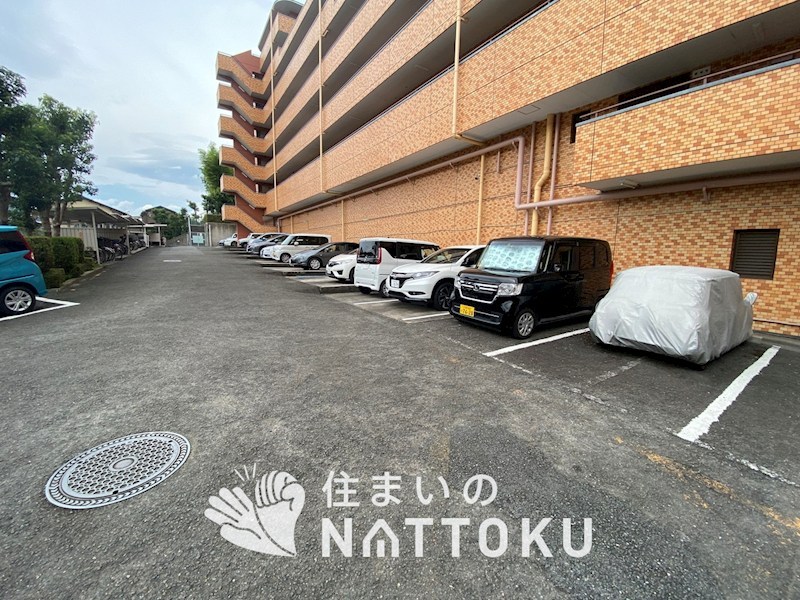 ライオンズマンション枚方 共用部写真（駐車場）