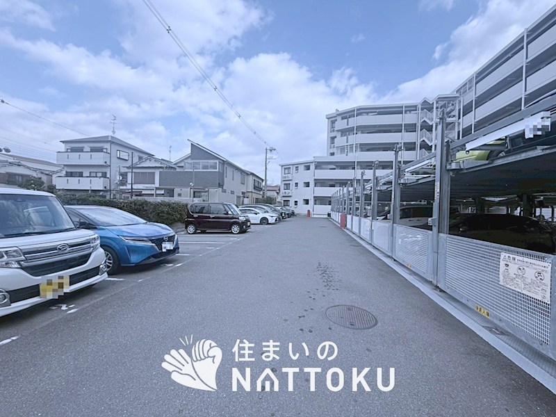 コスモ光善寺 共用部写真（駐車場）