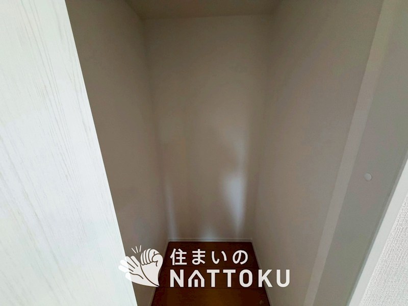 八幡市八幡長田 内観写真（収納）