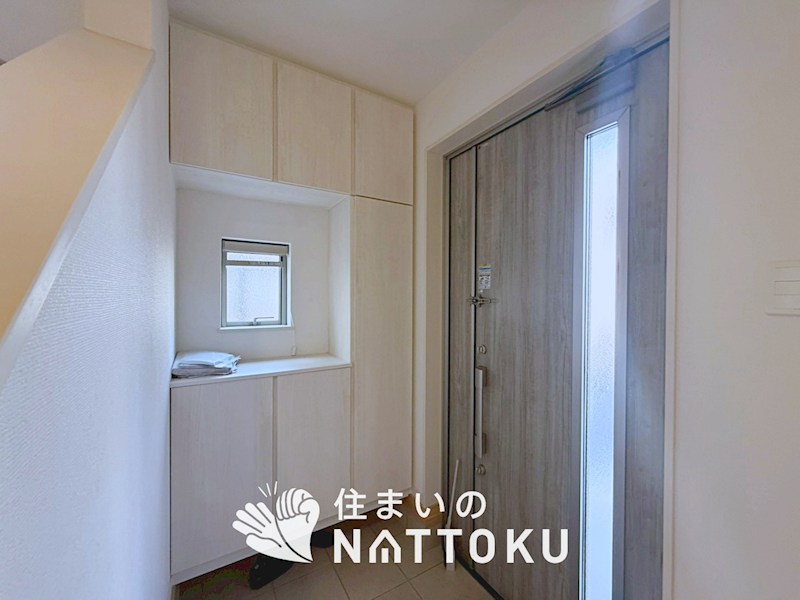 枚方市養父東町 現地写真（玄関）
