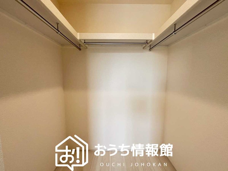 各務原市川島松倉町　2号地  内観写真（収納）