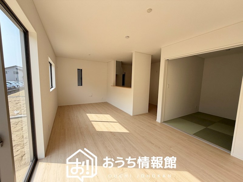 瑞浪市下沖町　第3期　2号地 内観写真（リビング）
