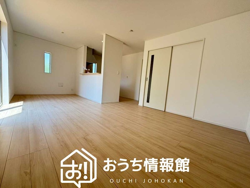 三重郡菰野町千草　第3期　1号地 内観写真（リビング）