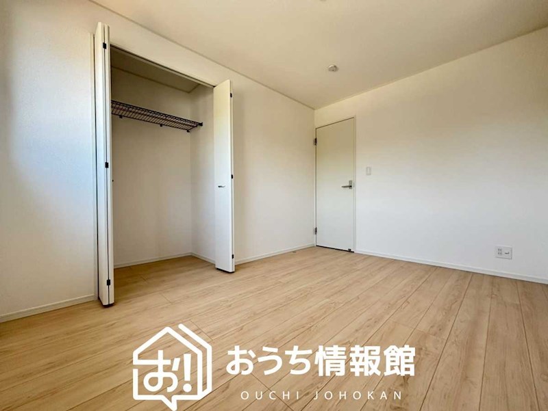 三重郡菰野町千草　第3期　2号地 内観写真（リビング以外の居室）