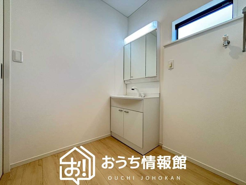 三重郡菰野町千草　第3期　2号地 内観写真（洗面台・洗面所）