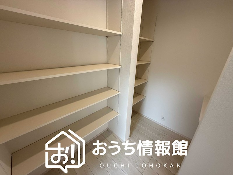 一宮市向山町　 内観写真（収納）