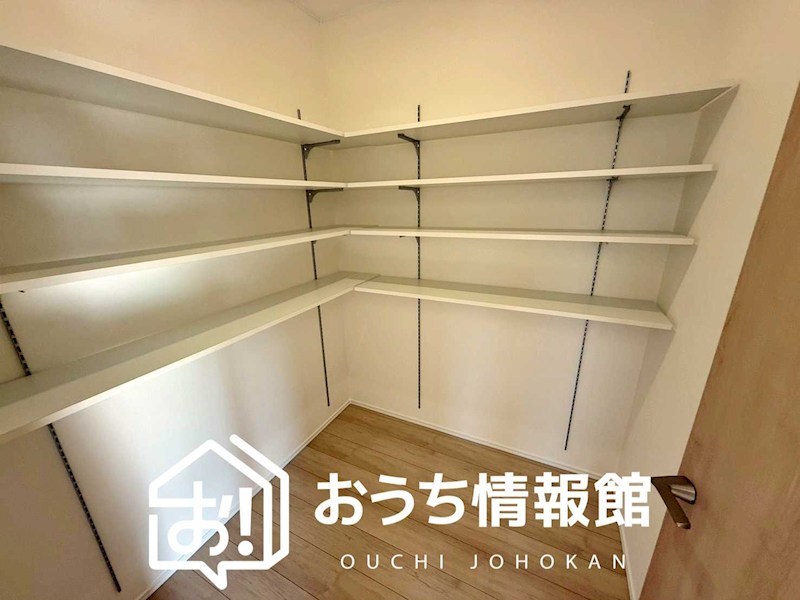 一宮市西五城　C号地　 内観写真（収納）