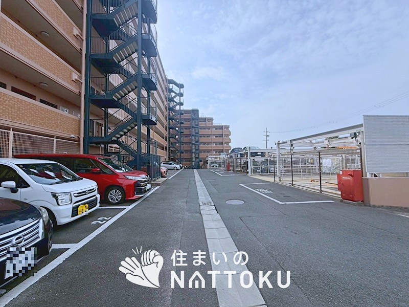 ダイアパレス樟葉 共用部写真（駐車場）