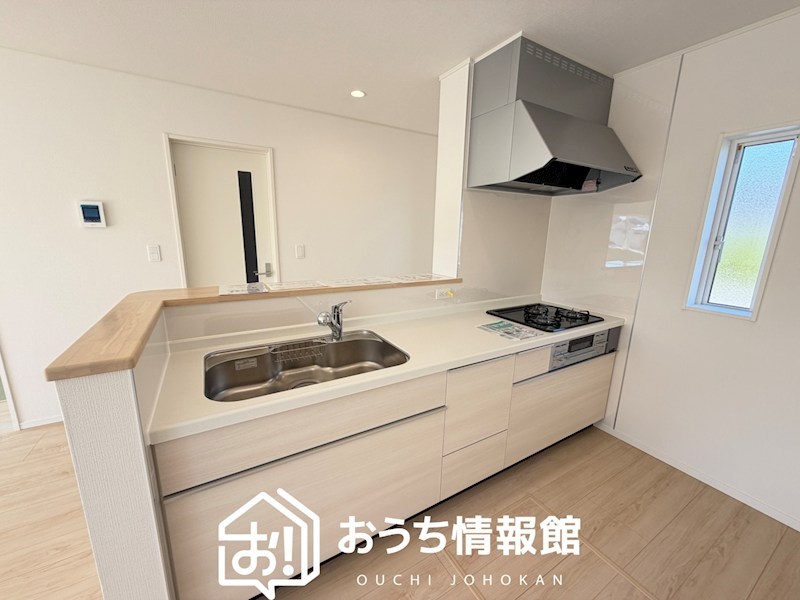 美濃加茂市加茂野町稲辺　第2期　2号地  内観写真（キッチン）
