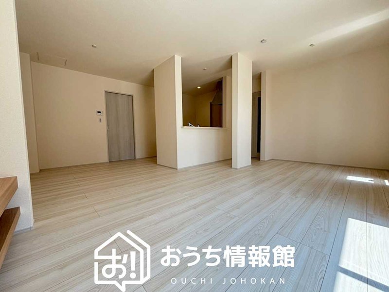 長浜市平方町　第8期　 内観写真（リビング）