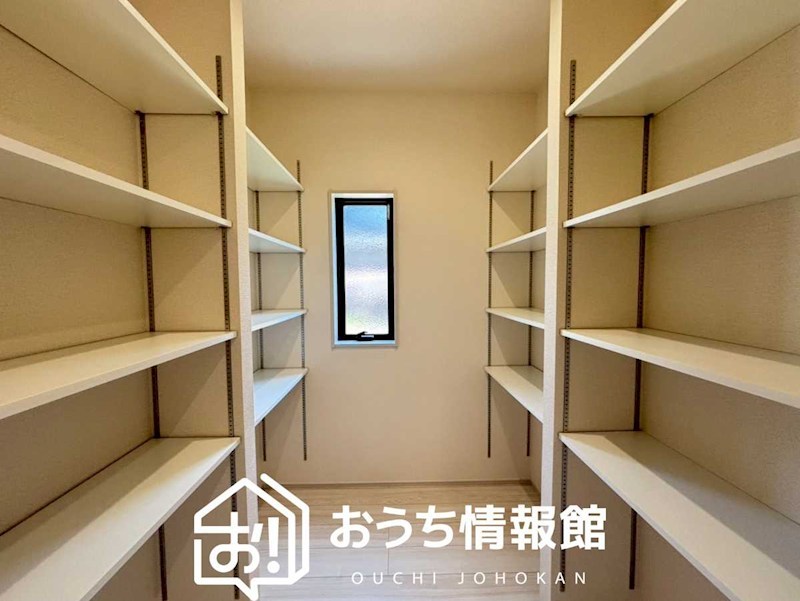 長浜市平方町　第8期　 内観写真（収納）