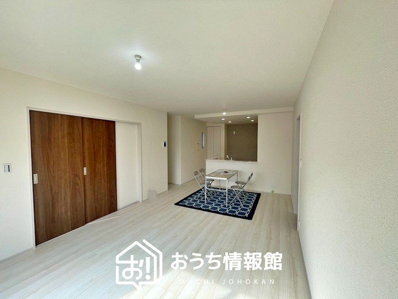 本巣市下真桑　第2期　2号地  内観写真（リビング）