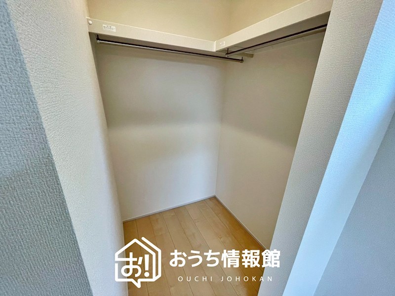 本巣市下真桑　第2期　3号地  内観写真（収納）